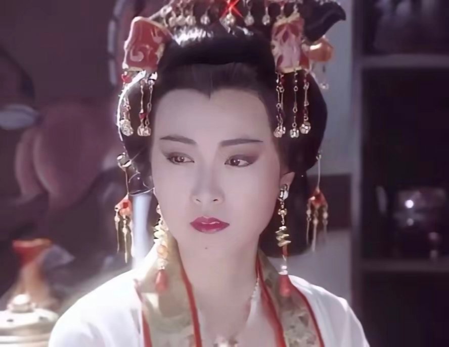 《唐太宗李世民》里两位女演员谁更貌美，剧中男主林俊贤也曾公开表态，直言傅艺伟最为