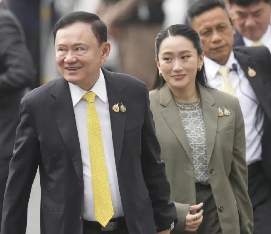 就在刚刚，泰国监狱对他信赦免一案给出了最新回复！不是不赦免，而是错过了赦免日期，