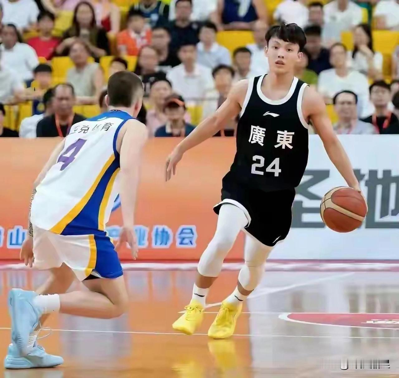 全运会男篮首轮战罢，各队夺冠可能性！广东队：40%辽宁队：40%四川队：3