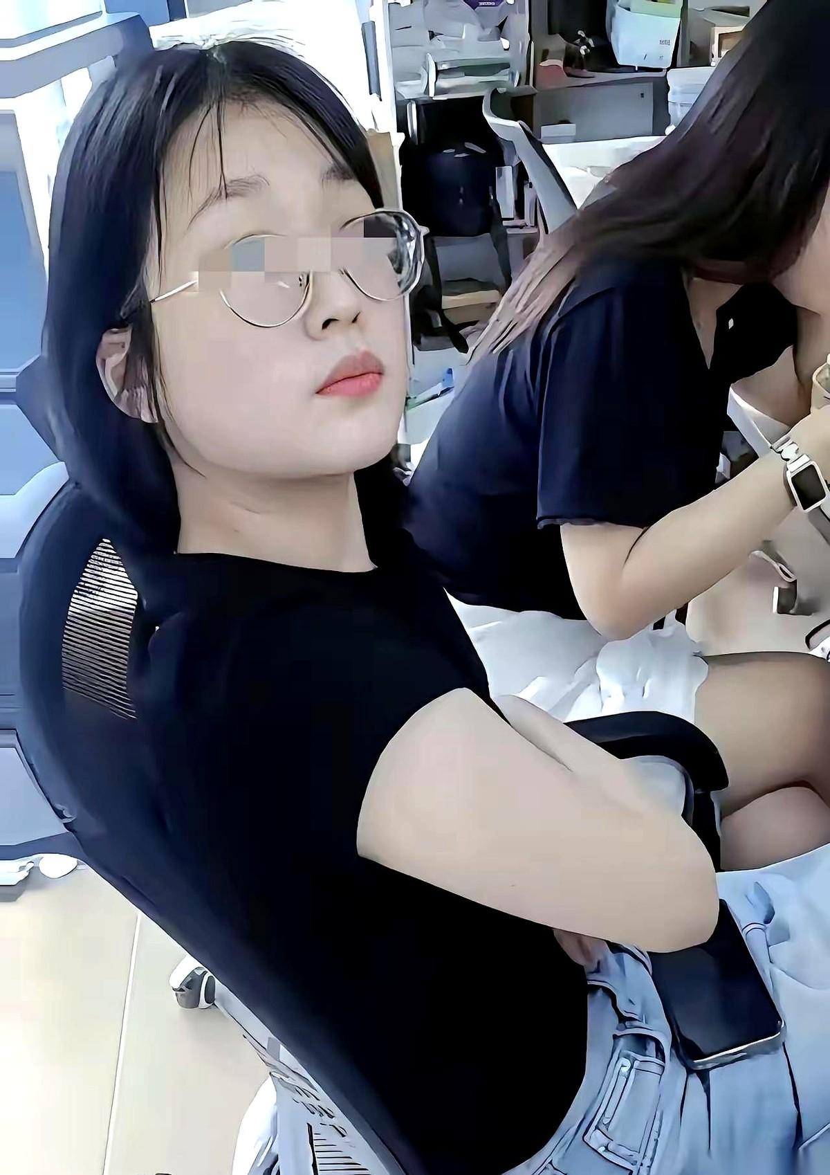 杭州一个女白领，为了一份30块的黄焖鸡，自己把警察给叫来了。警察一到，她理直气