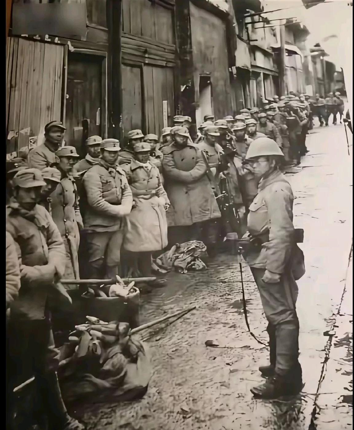 我翻了不少老资料，不是网上瞎传的。日本军官日记写得清楚：“处置俘虏不用特别下令