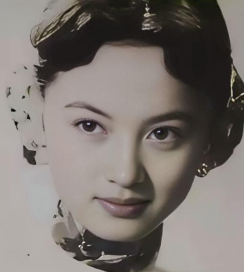 1918年，唐继尧让妻妾以打麻将的名义，将庾恩旸的美人妻子钱秀芬骗到家中。还没打