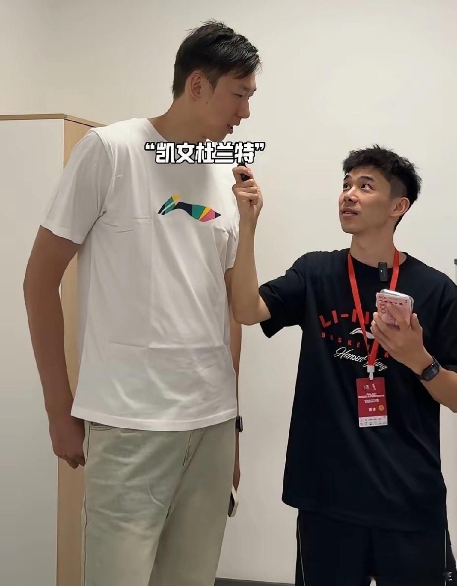 在NBA的浩瀚历史长河中，究竟谁能够荣膺“Goat”（历史最佳球员）这一殊荣呢？