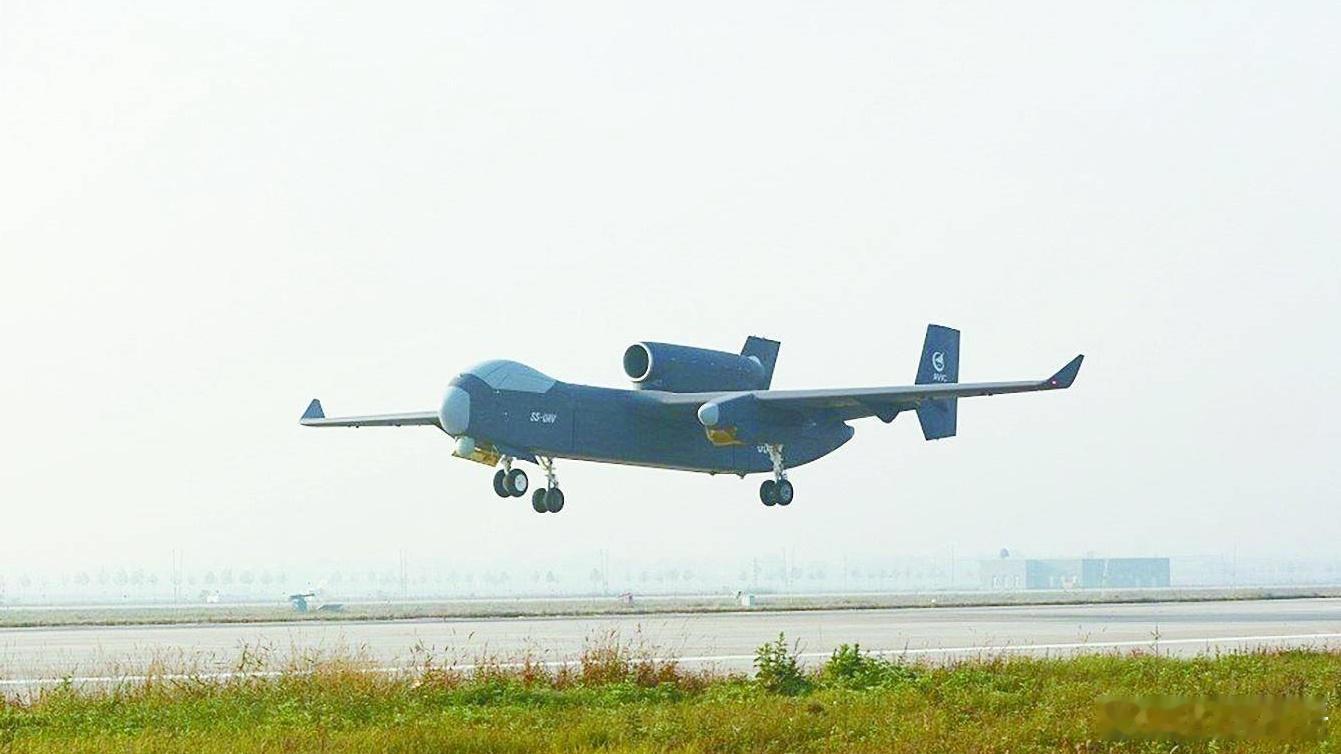 “九天”无人机，发动机与“飞豹”同源12月11日首飞的“九天”大型无人机，虽然