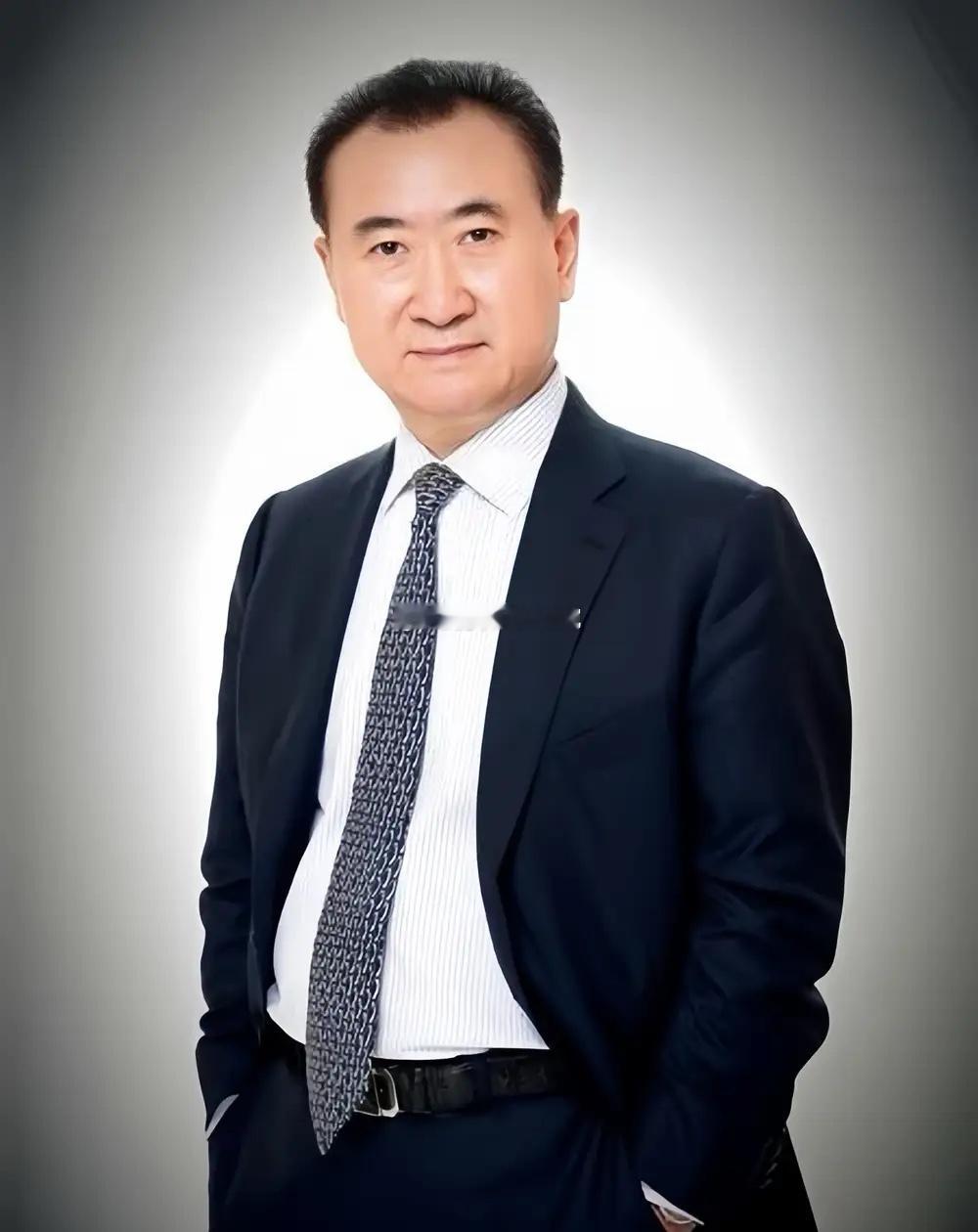 老王这人，确实是个狠角色。刚看到万达电影正式更名“儒意电影”，连证券简称都变了。