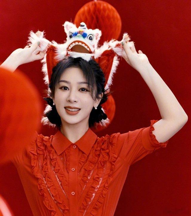 有人猜杨紫这两部剧表现一般，会不会是因为在爱奇艺播。她确实好多年没在爱奇艺演过剧
