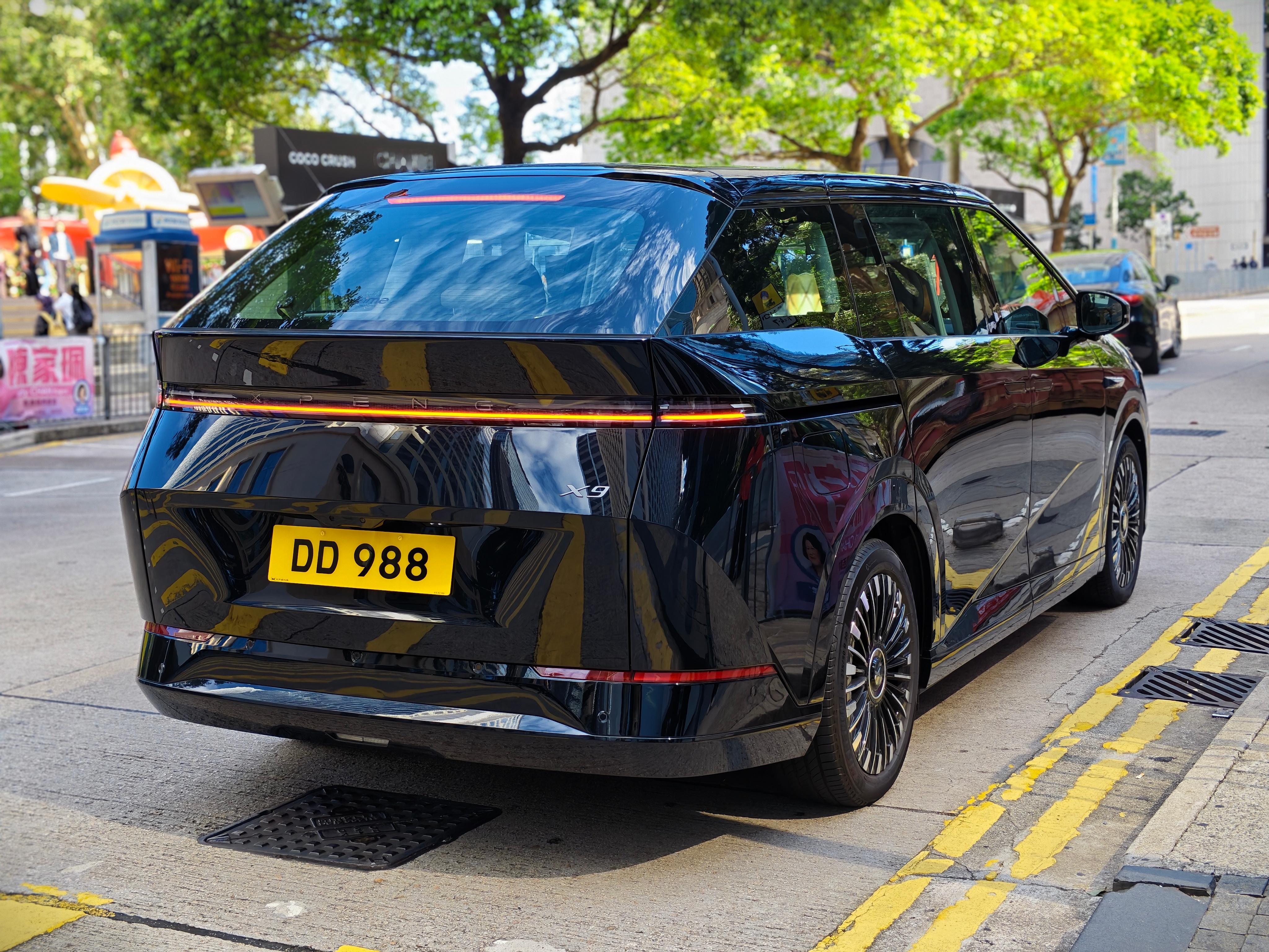 香港也有小鹏X9，还是很有质感的