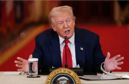 特朗普罕见服软，还是栽在自家的14亿上当地时间周二，美国参议院以49票赞成、5