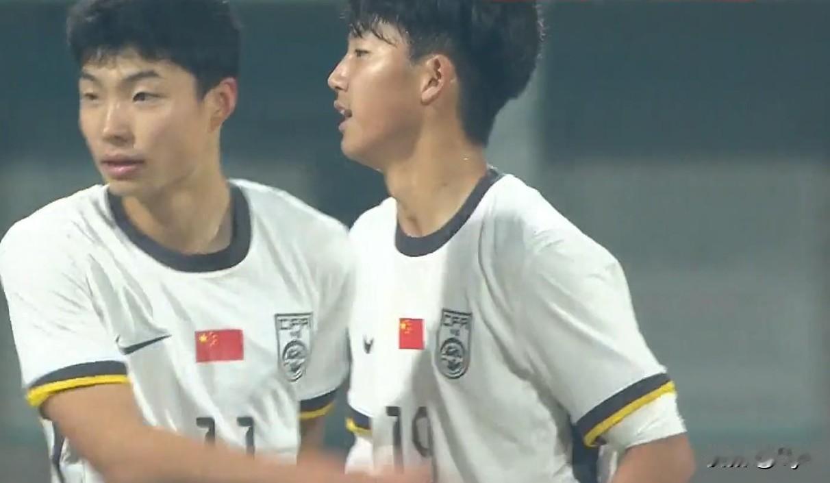 中国🇨🇳半场3-0巴林🇧🇭，这才是中国足球的未来该有的模样。重庆奥