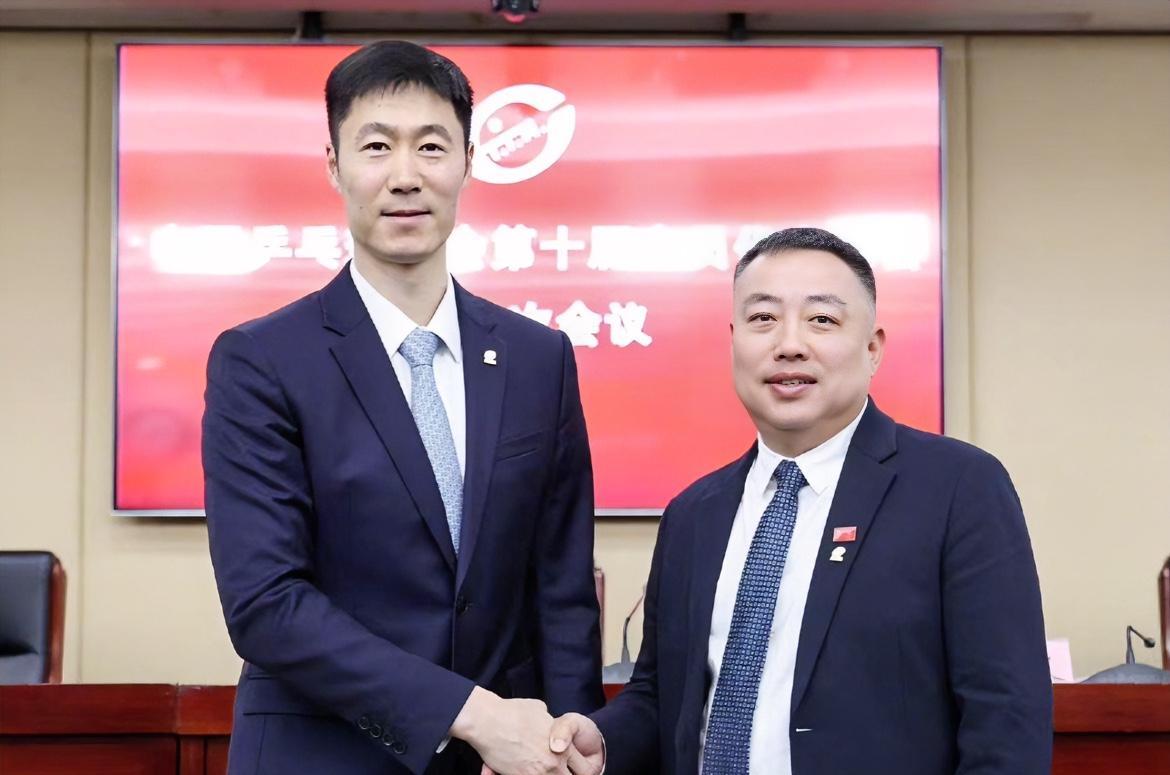 刘国梁主动辞职，王励勤当选新一届乒协主席，国乒即将迎来3个变化！第一、樊振东估