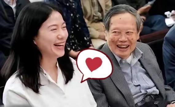 杨振宁说:跟一个很年轻的的人结婚,很深刻的真实感受就是,这个婚姻把自己的生