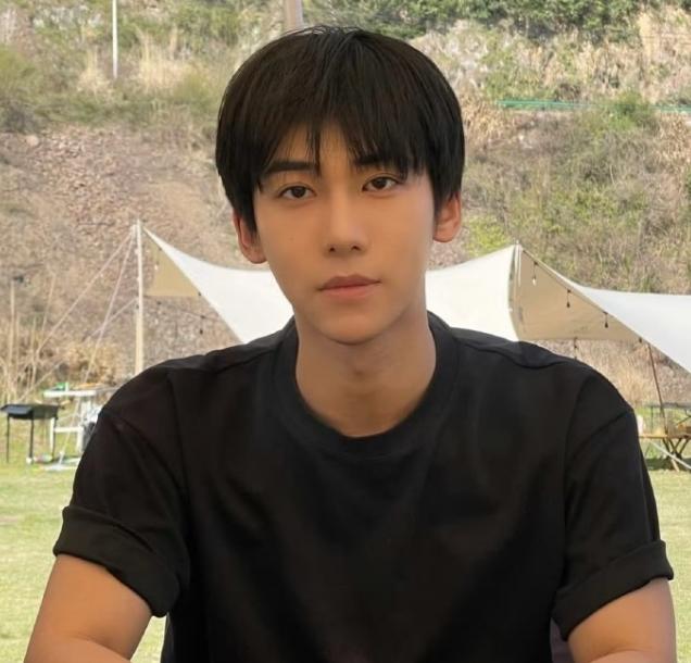 丁泽仁真是好惨一男子！生日当天再次主动提及自己当初和唯一榜一大姐的旧事，不惜曝