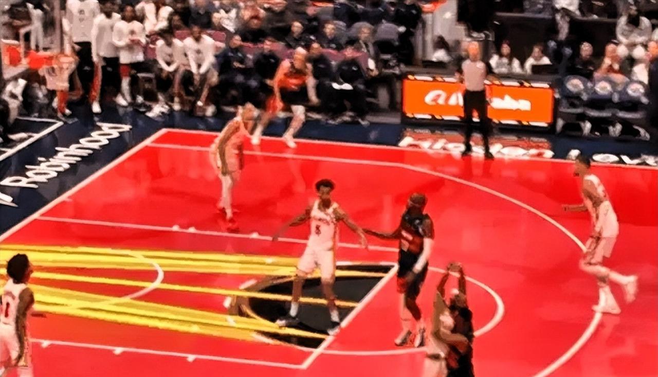 老鹰真是来搞笑的，居然被奇才一节领先29分，特雷杨赶紧申请交易吧！在今日老鹰对