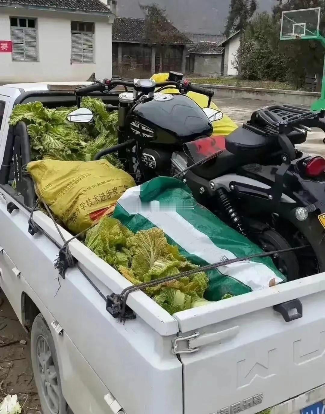 大排量摩托的行情如同货斗里的~~~21年22年加价卖的大贸摩托如今~~~