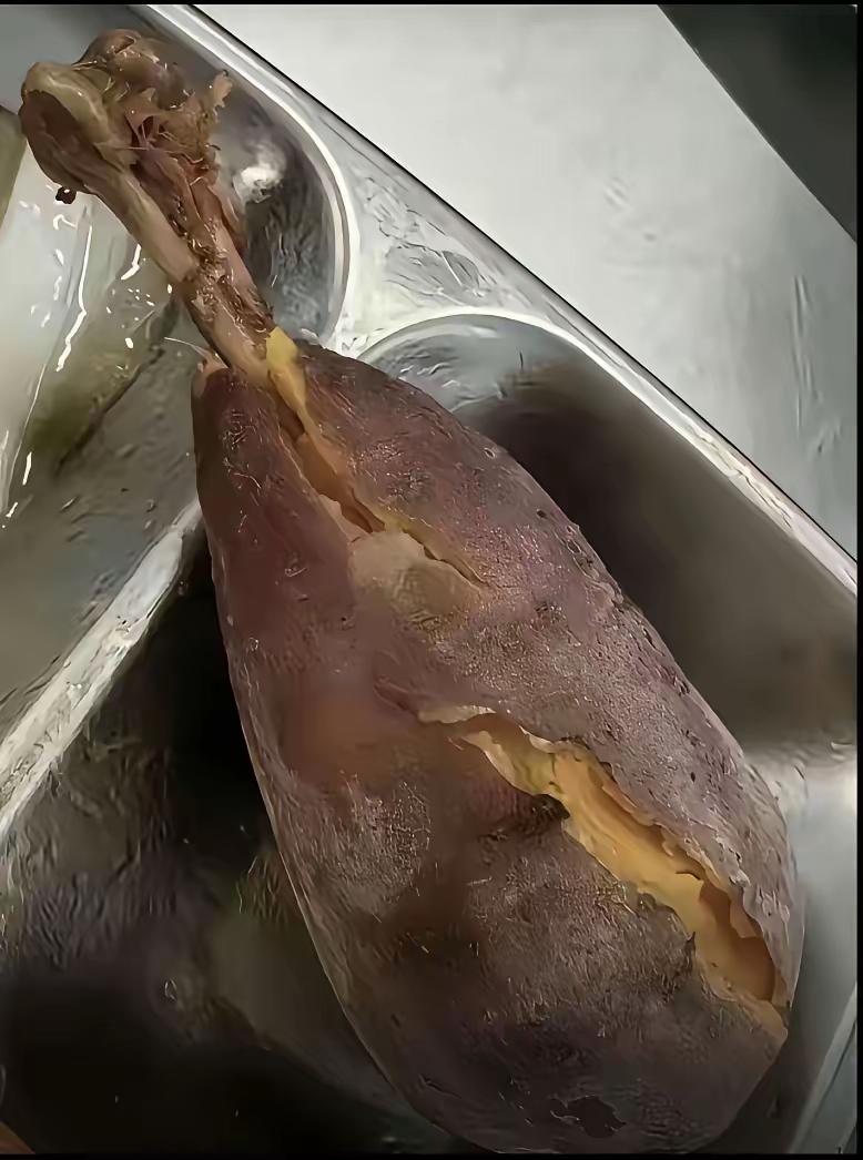这么大个鸡腿吃完肯定撑了吧？