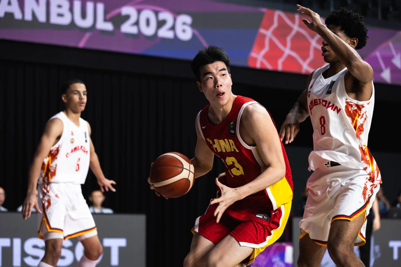U17男篮世界杯一夜最新积分榜！中国男篮90-72暂列榜首！北京时间6月2