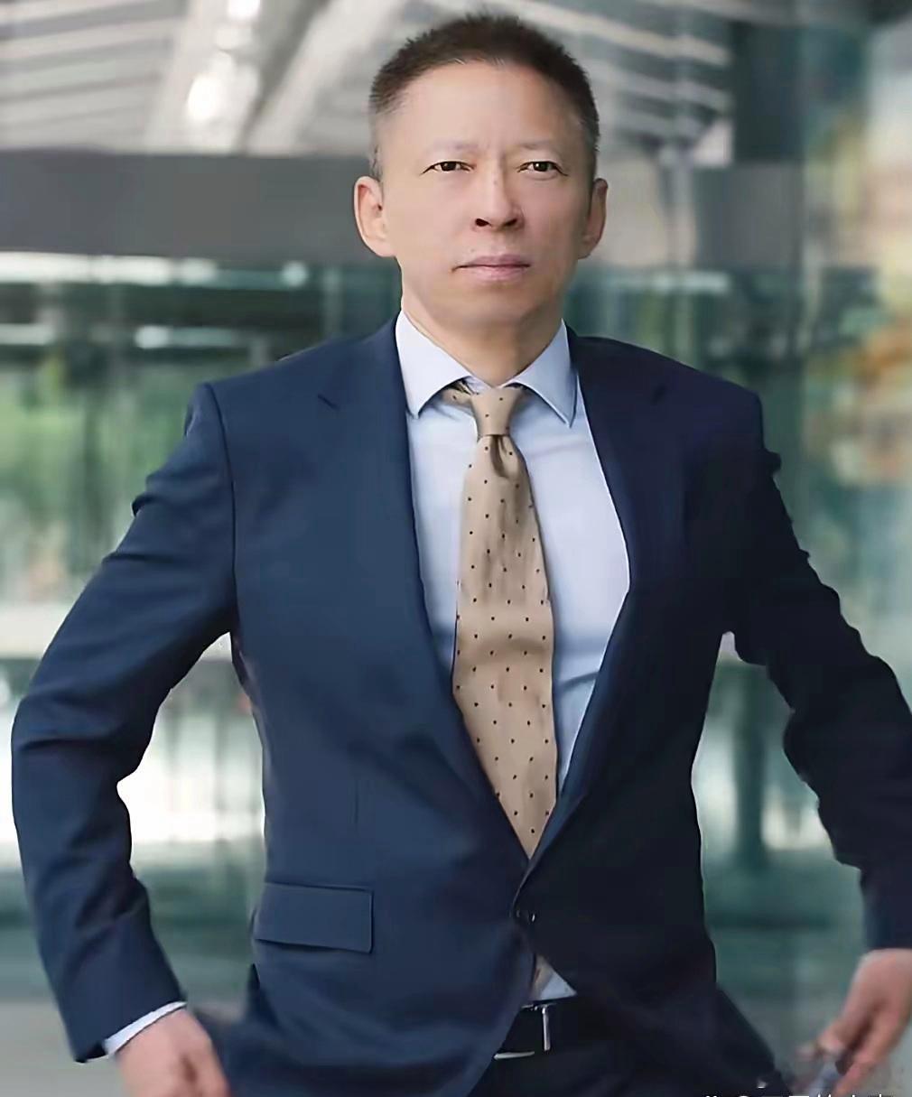 宗庆后人设一崩再崩，现在最关心的不是他4个娃还是7个娃。最让我关心的是孤家寡人的