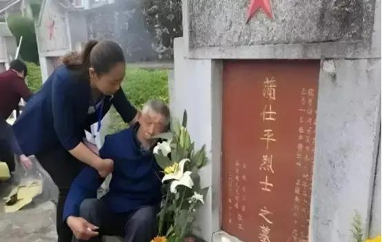 农民苦寻烈士儿38年，烈士证上一个错字让他走遍大半个中国