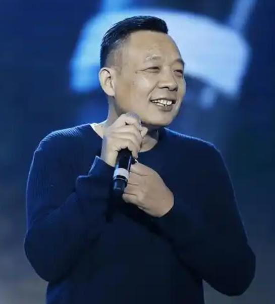 于东来，河南许昌人，1966年出生，许昌市胖东来商贸集团有限公司联合创始人、法定