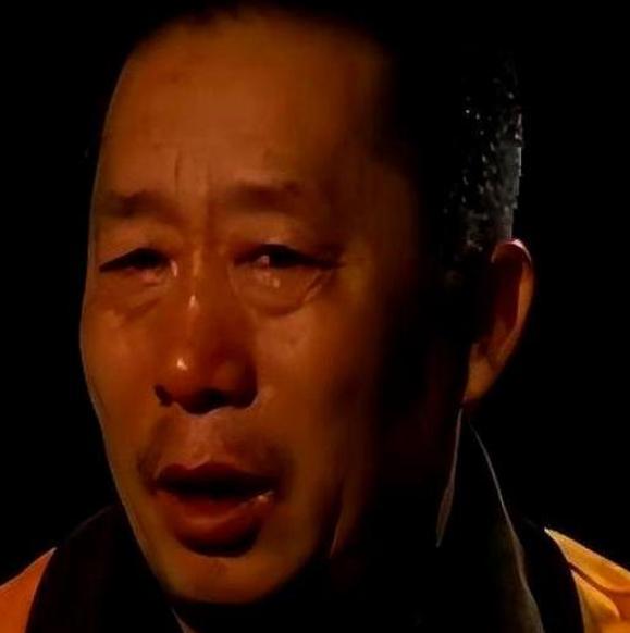 那个年代的内蒙古大草原，连风里都透着一股子原始的野性。谁能想到，一对普通农民夫妻