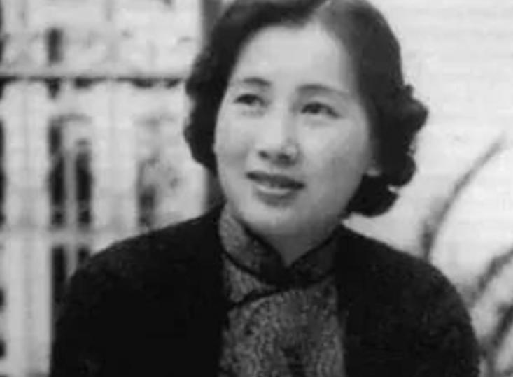 16岁的叶挺洞房花烛，却被父亲拿“断绝父子关系”逼着圆房，可谁能想到，这场为了“