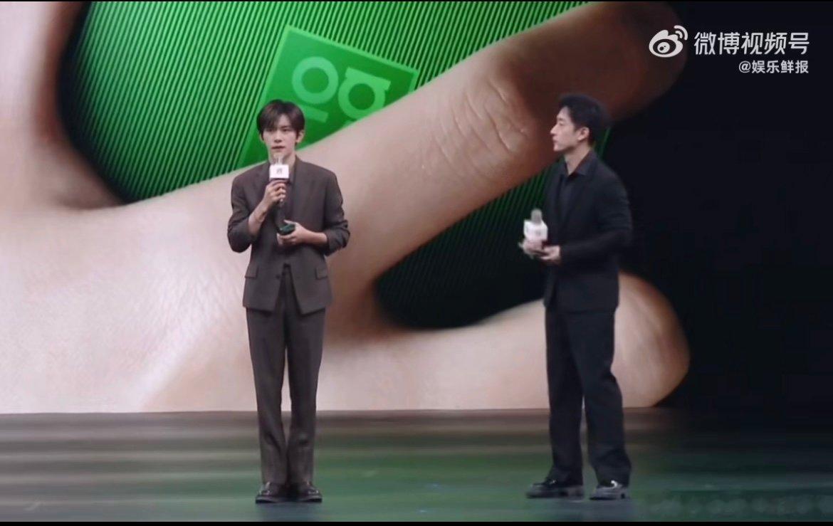 易烊千玺2026想一个人出去旅行沉静内敛的他，总在独处中积蓄力量，这次想独自奔