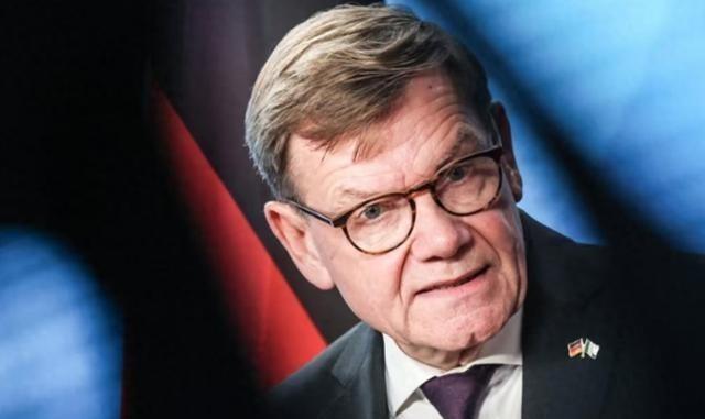 法国刚走，德国又来了，西方大国频繁访华，其实都是为了同一件事。都是冲着中国手里的