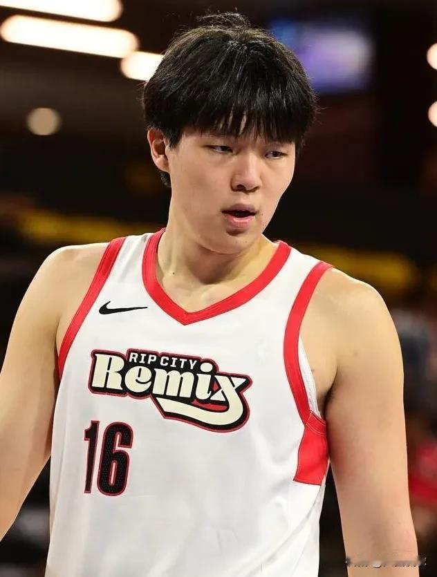 曝杨瀚森病倒，中国男篮开启超长集训！郭帅弟子嘲讽集训时间不够，最好半年起步北