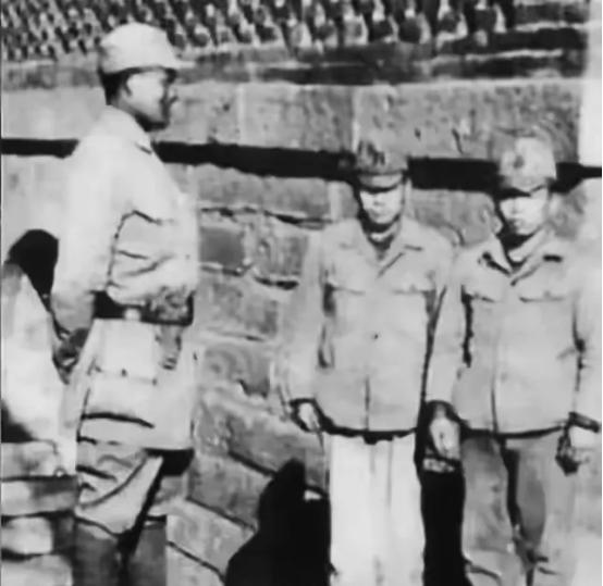 1938年，桂军师长凌压西俘虏了两名日军。1938年8月的黄梅县，苦竹口的硝