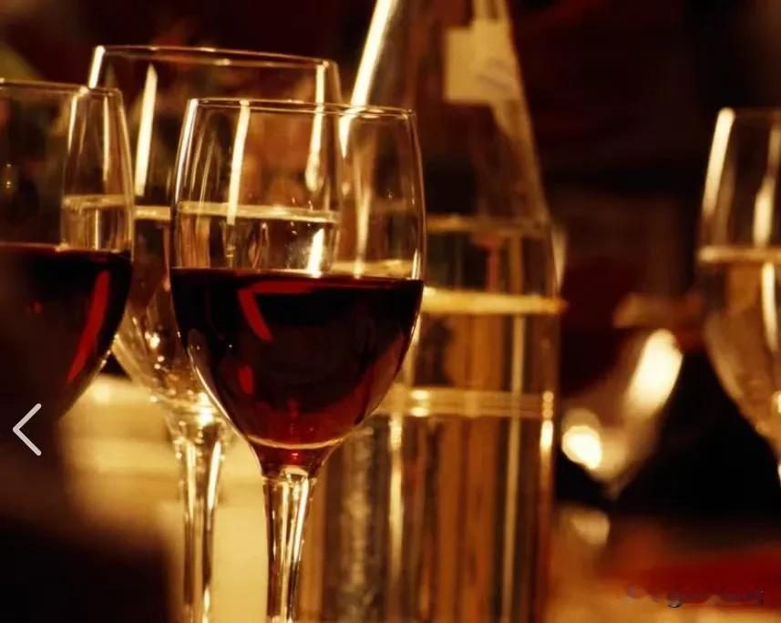 “真是丧尽天良！”广东河源，男子家暴妻子，动手打孩子，和妻子离了婚，他喝酒之后，