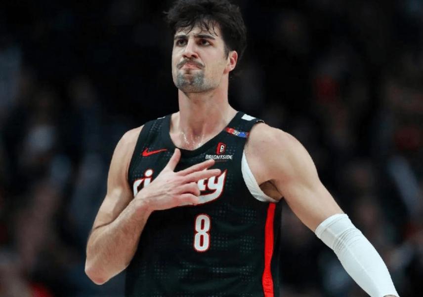 开拓者球队实力是个谜，专干强队，湖人雷霆掘金近23场比赛都只输一场，皆是输给开拓