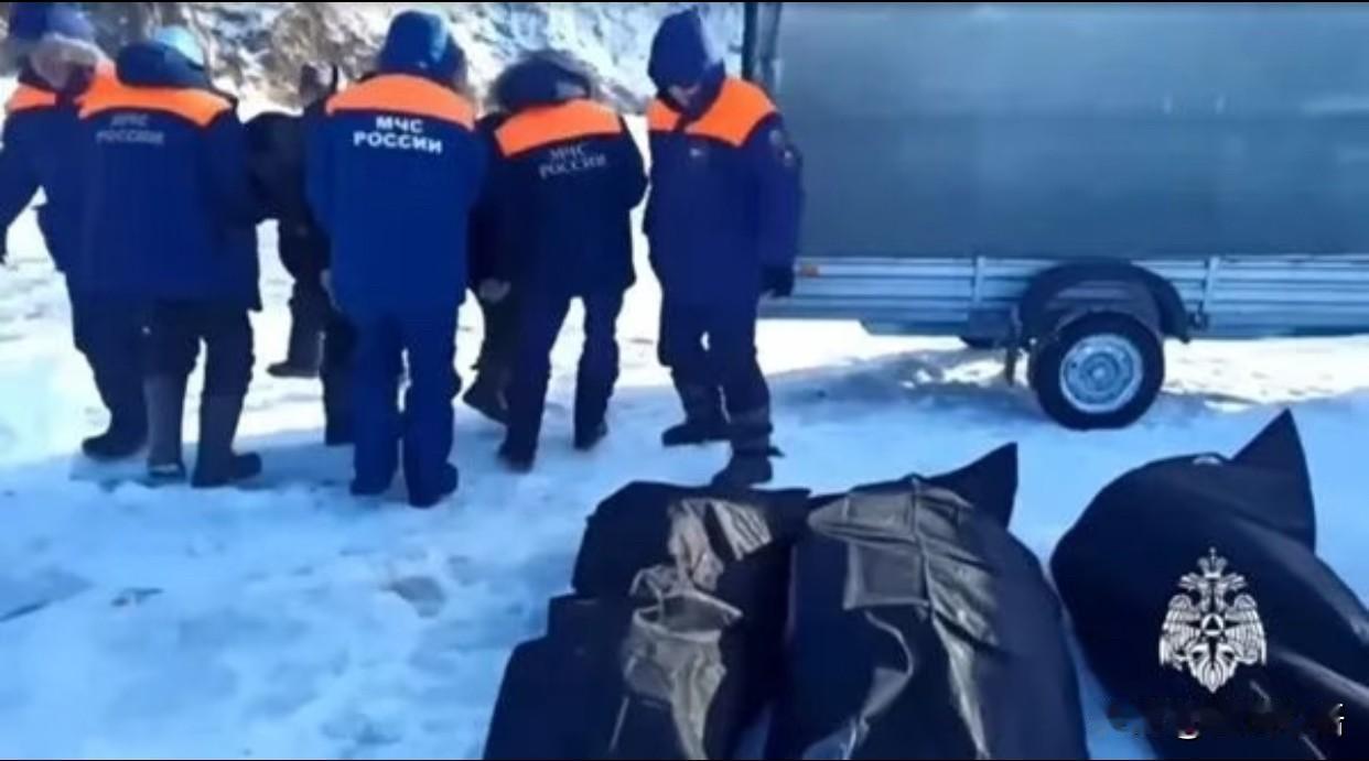 看到贝加尔湖游客遇难的消息，心里特别难受。20日发生的意外，21日俄潜水员打捞