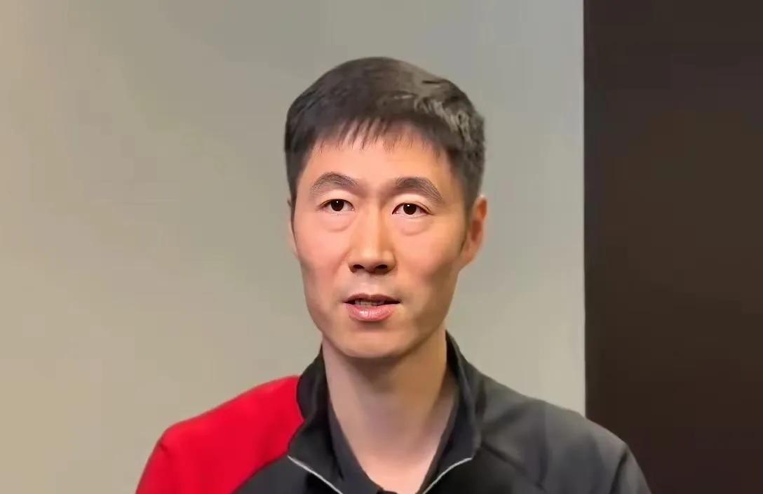 都猜错了。国乒新帅，不是孔令辉，也不是邓亚萍。乒协的选人标准已经清晰：执教经