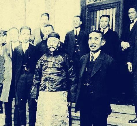 一次，奉军在河北俘获了一批吴佩孚的军校学生，把他们用军列押到奉天，暂时关押在小西