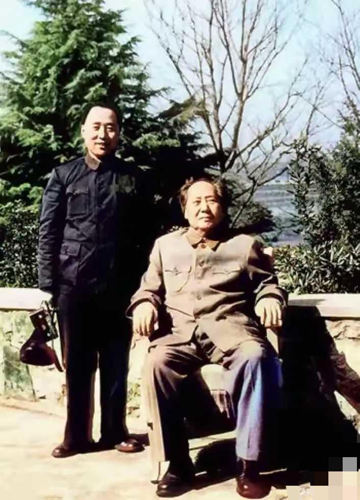 这张照片，实在是太珍贵了，建议大家点赞收藏