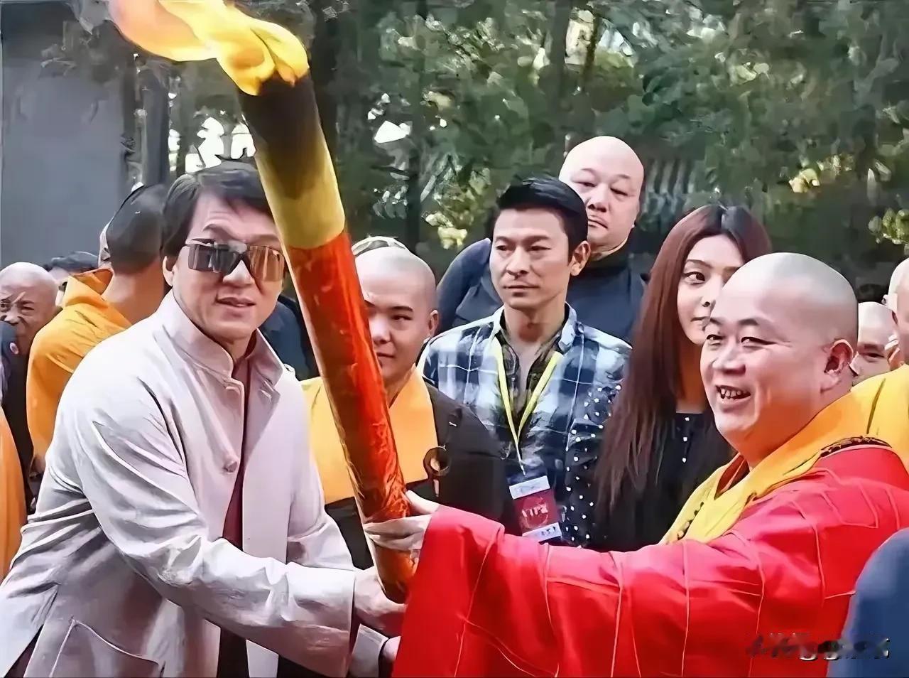 释永信确实不是一般人普通人很难和他说上话，但他的朋友却遍布全球。​​著名武
