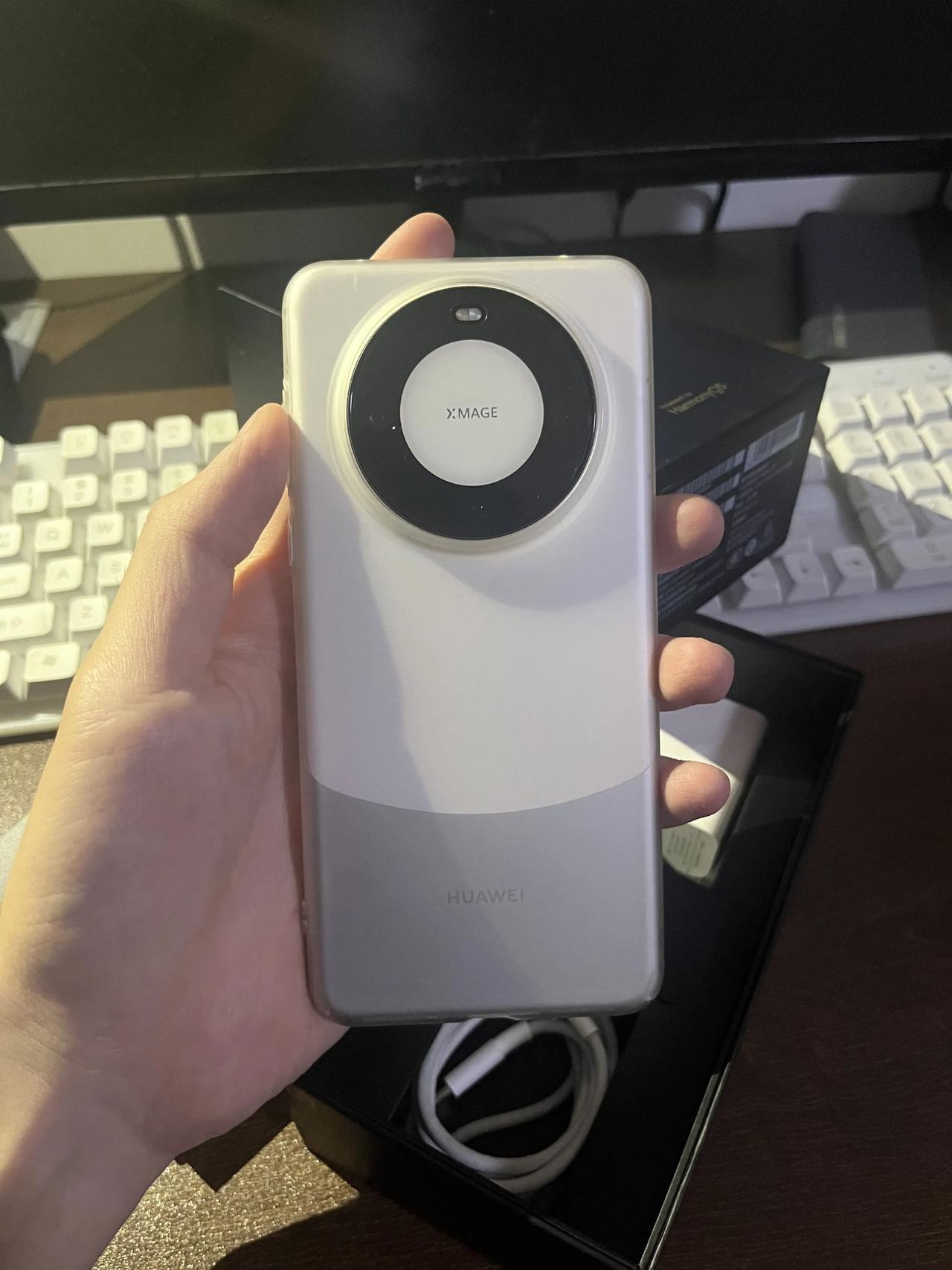 高考后该为孩子选哪款手机我的爸妈非要让我买一个华为手机，嗯我真的不喜欢华为手机高