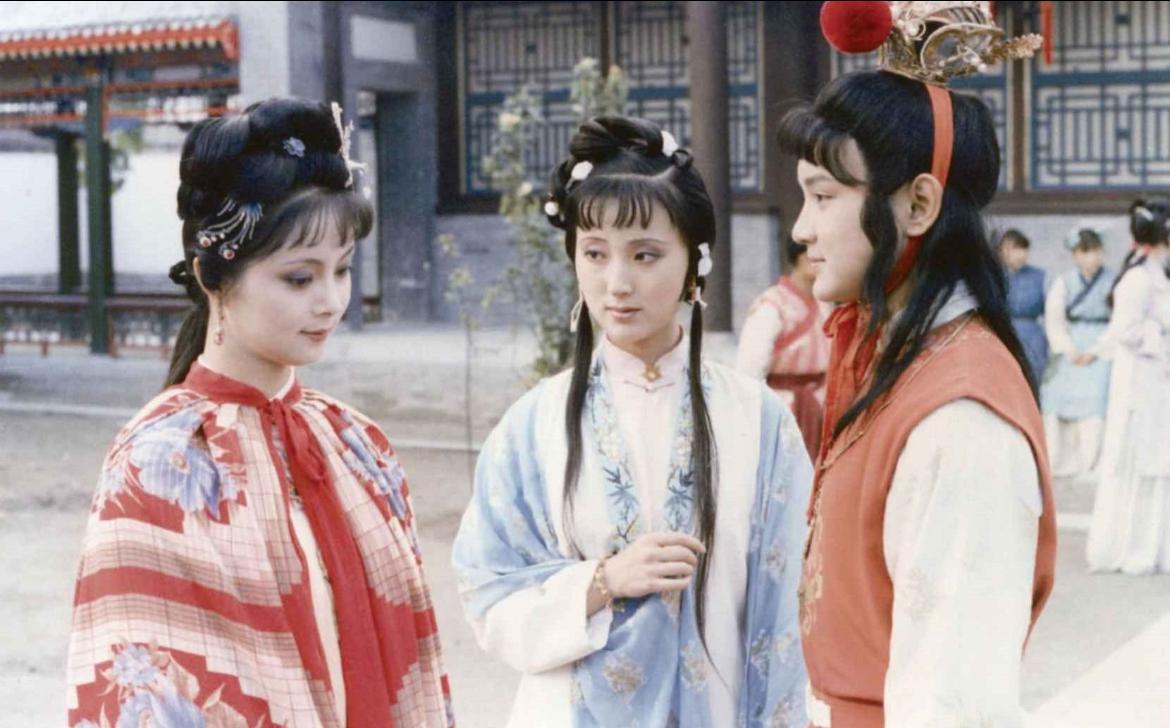【没用的文学常识】林黛玉、贾宝玉和薛宝钗都是小名，也就是乳名。这三位另有大名。
