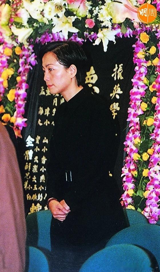 1997年11月8日林正英因病去世。设灵当日，一众好友前去送他最后一程，洪金宝、