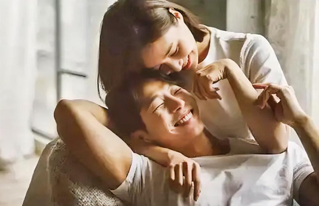 中年不幸福的夫妻，除了离和不离，还有第三条路：重启关系。你们之所以会陷在“离