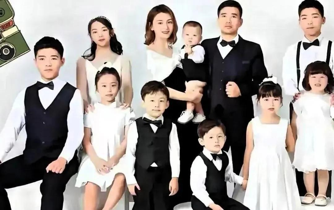 今天给大家讲个传奇故事！赵万龙，万正电源集团董事长，13年连生9子，这生育能力