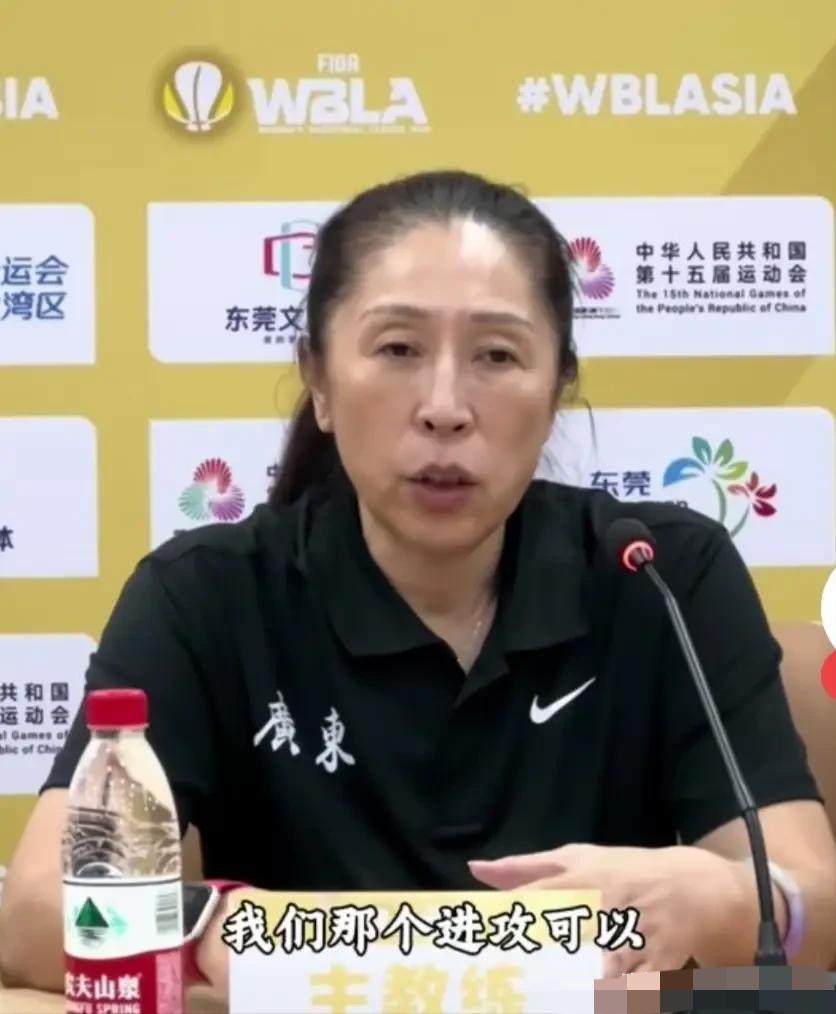 据可靠消息称，前国家女篮主教练郑薇以崭新的精神面貌，重又回到了全运会担任过主教练