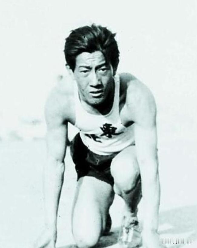 1932年，张学良赞助给刘长春8000大洋，让他去参加洛杉矶奥运会，坐了22天的