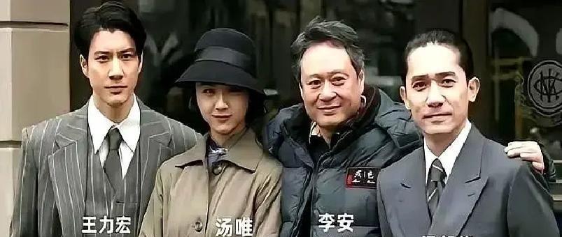 戛纳现场，5分钟掌声震耳欲聋。汤唯的眼泪却砸在4K屏幕上。不是感动，是15年