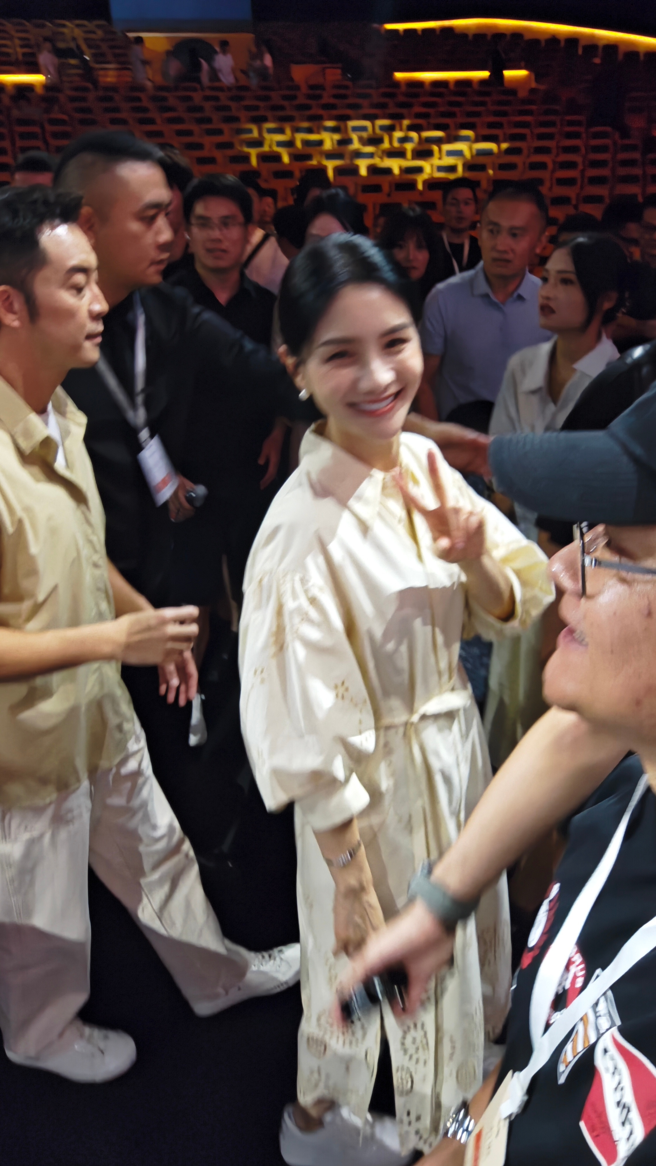 跟老师合了个影[大笑]乐道l90沙溢胡可的一步到位之选​​​