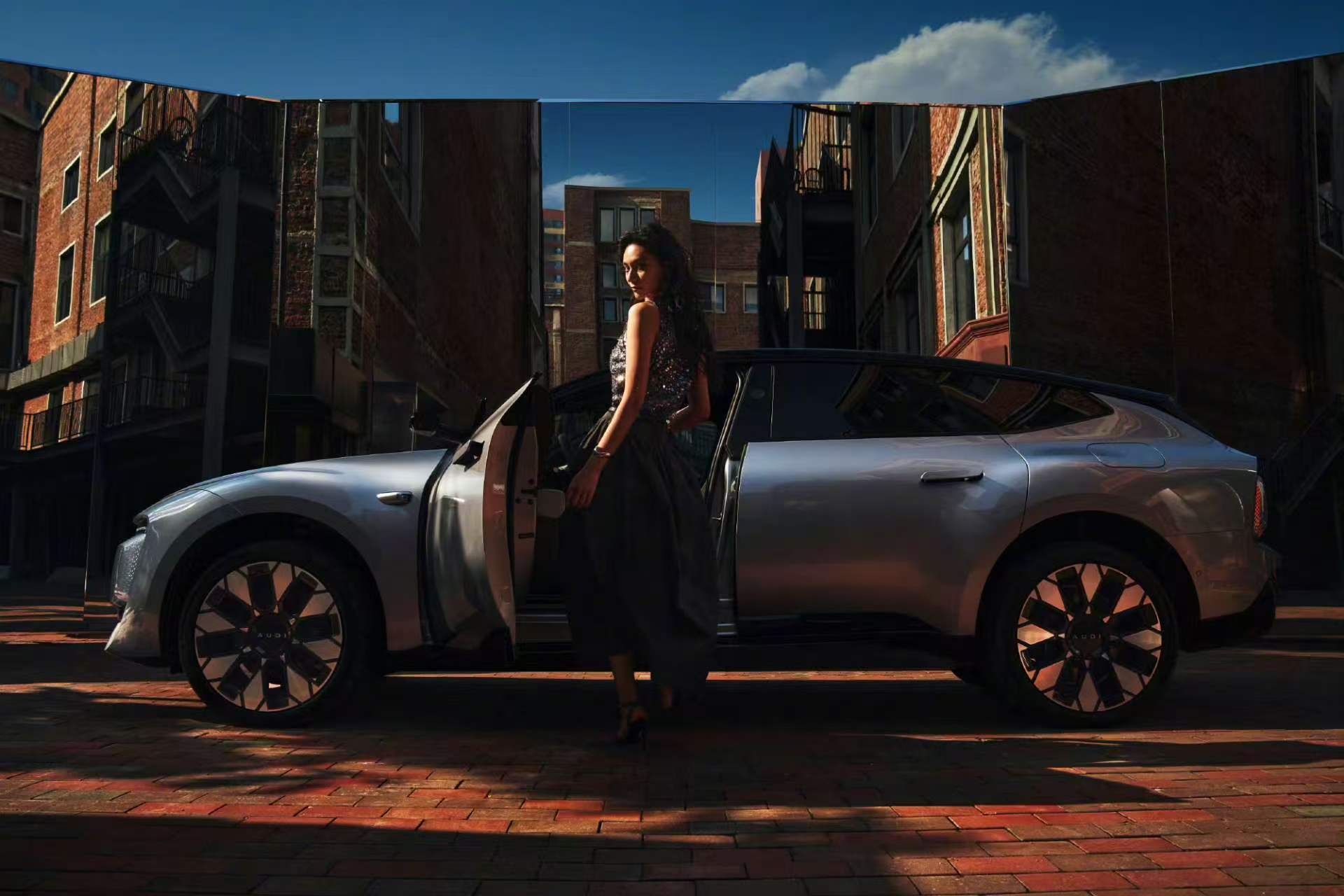 说实话，刚看到奥迪E5入门版20.59万、四驱版23.99万的价格，我第一反应是