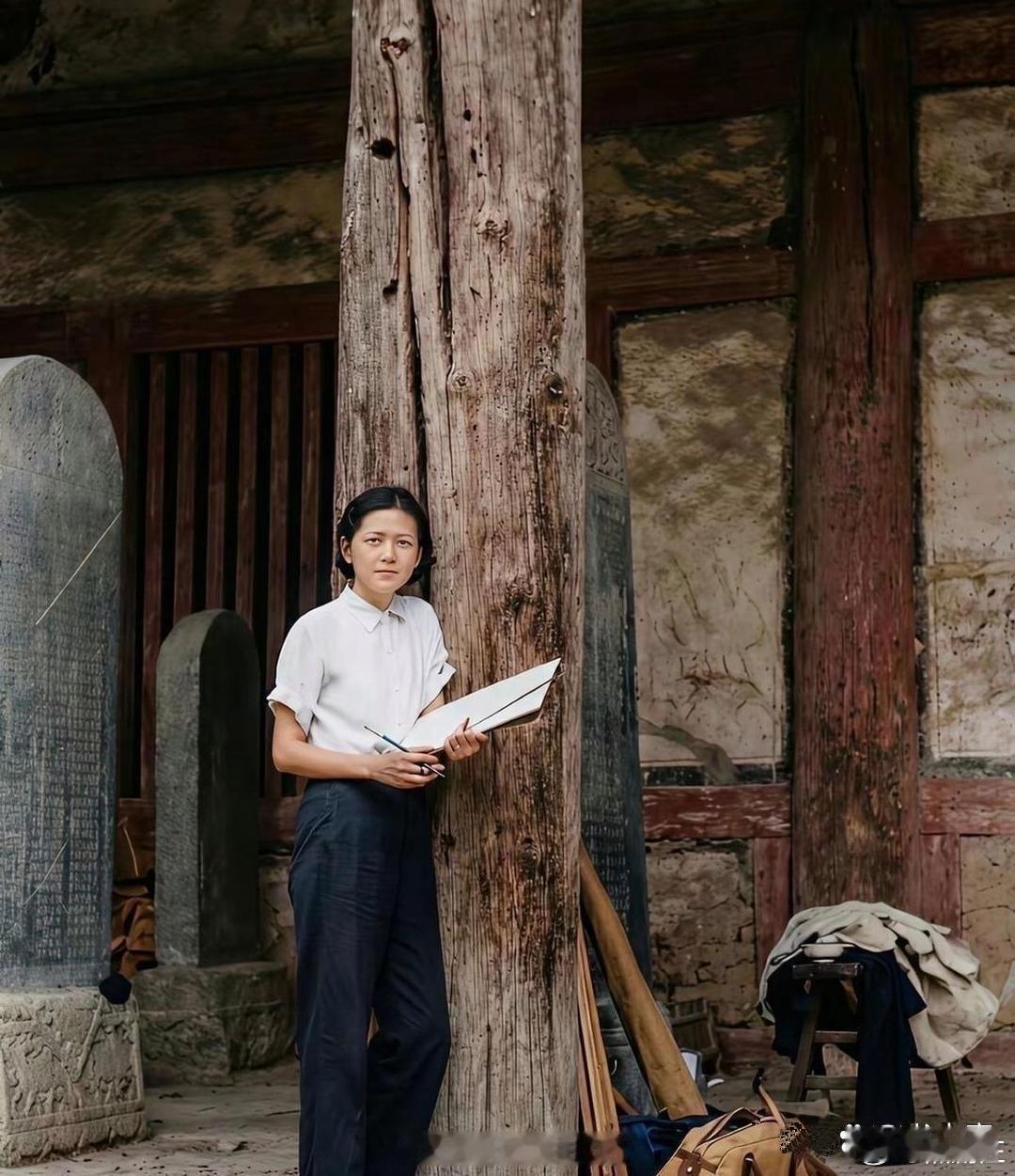 如果我不告诉你，她是林徽因，你可能不会惊讶。如果我告诉你，这是八九十年前拍的照片