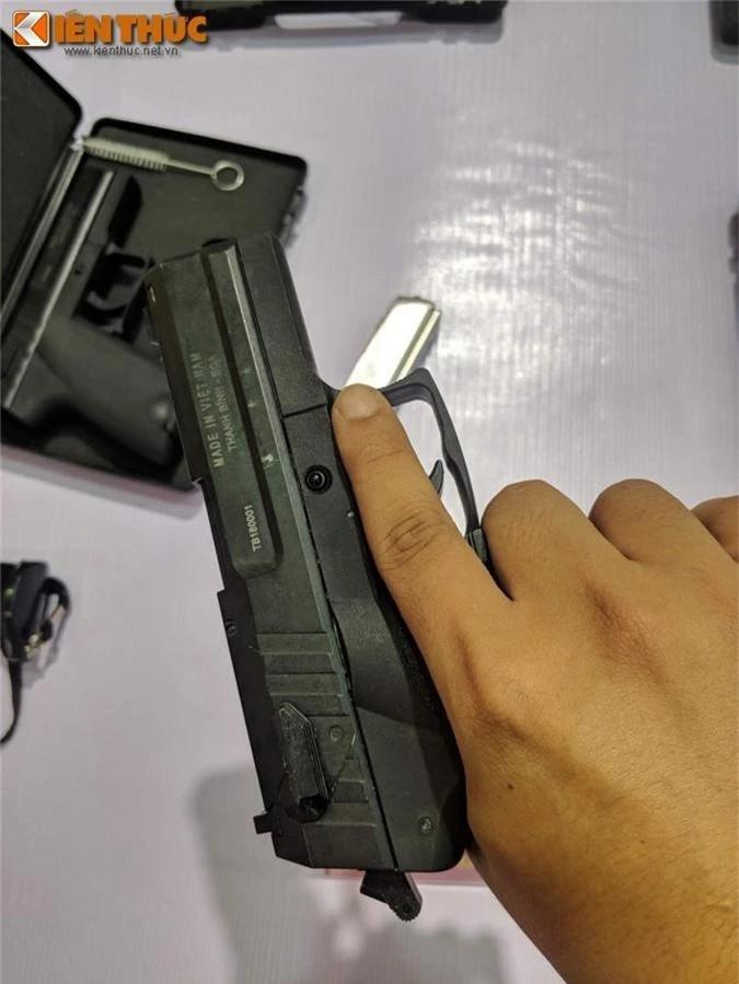 越南国产SVN-15手枪用来装备执法安保力量空军5.6毫米，发射5.6*10