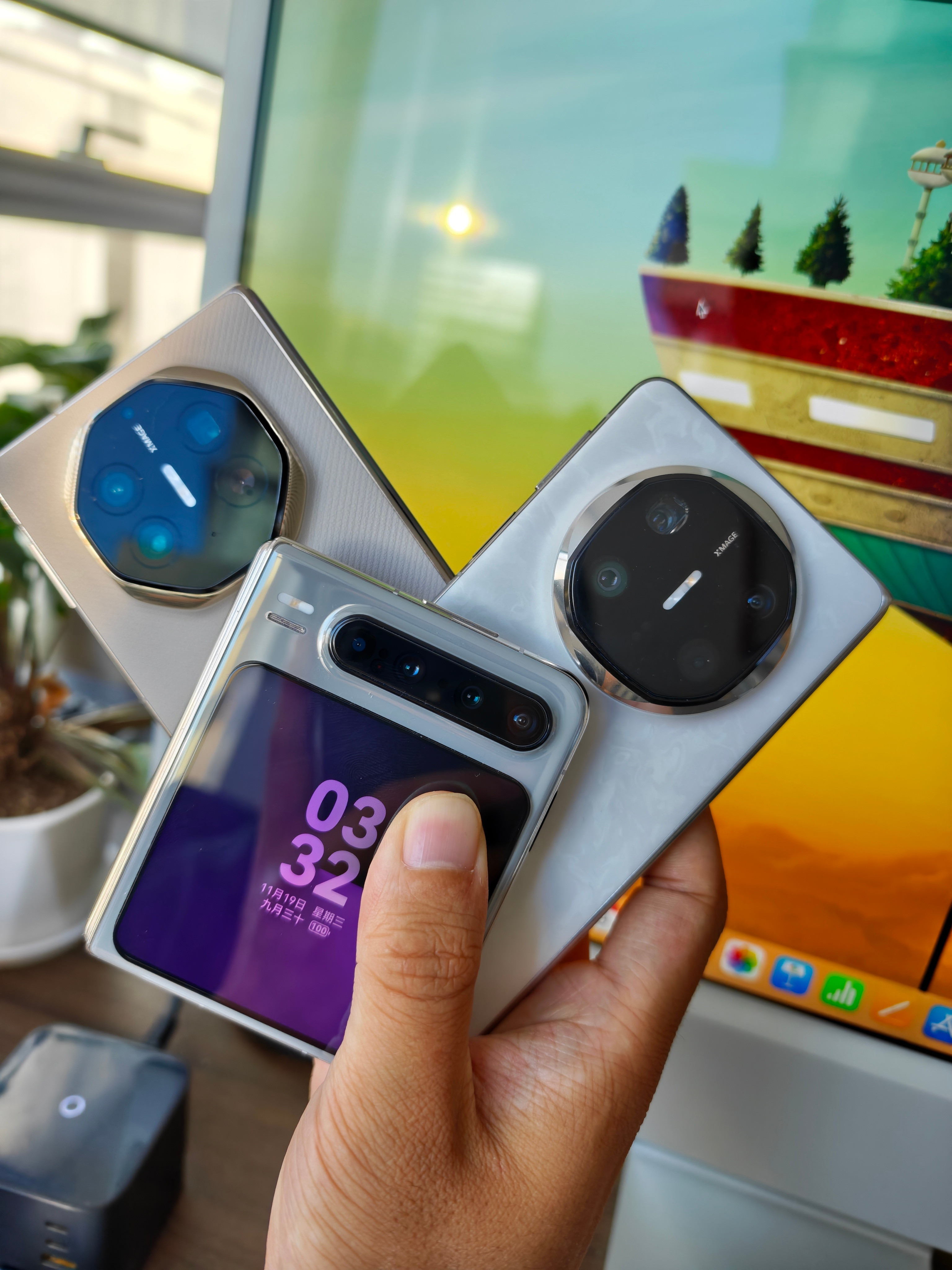 如何评价一个同时拥有华为三折叠、大折叠和阔折叠的男人。