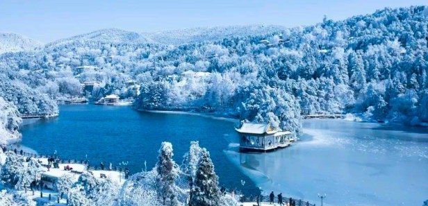 雪后庐山，诗意无限。